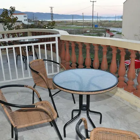 12 Doors Apartment Stavros (Thessaloniki)