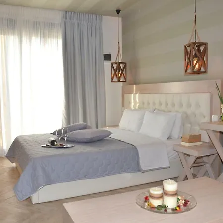 12 Doors Apartment