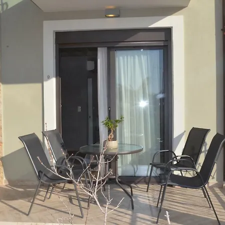 12 Doors Apartment Stavros (Thessaloniki)